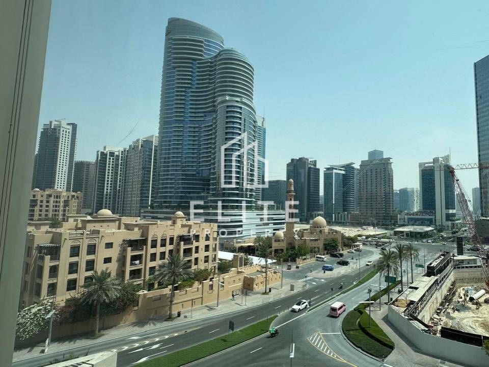 AVAILABLE NOW, FULLY FURNISHED, HIGHLY MAINTAINED