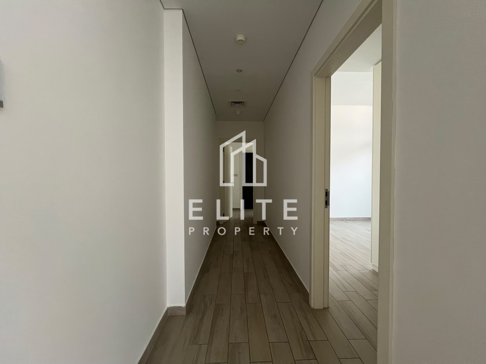 READY TO MOVE, SPACIOUS LAYOUT, HIGHLY MAINTAINED