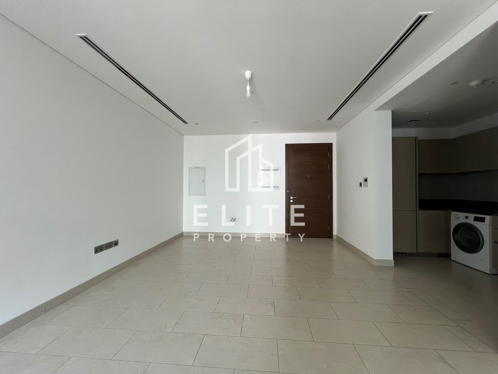 SPACIOUS LAYOUT | HIGHLY MAINTAINED | MOVE IN NOW