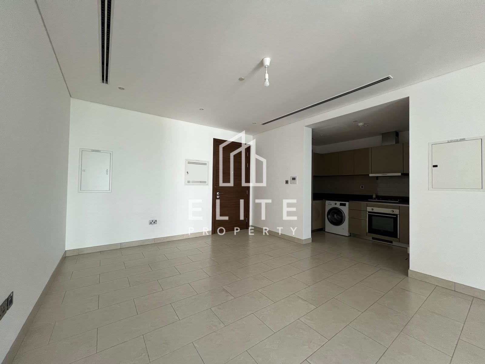 SPACIOUS LAYOUT | HIGHLY MAINTAINED | MOVE IN NOW