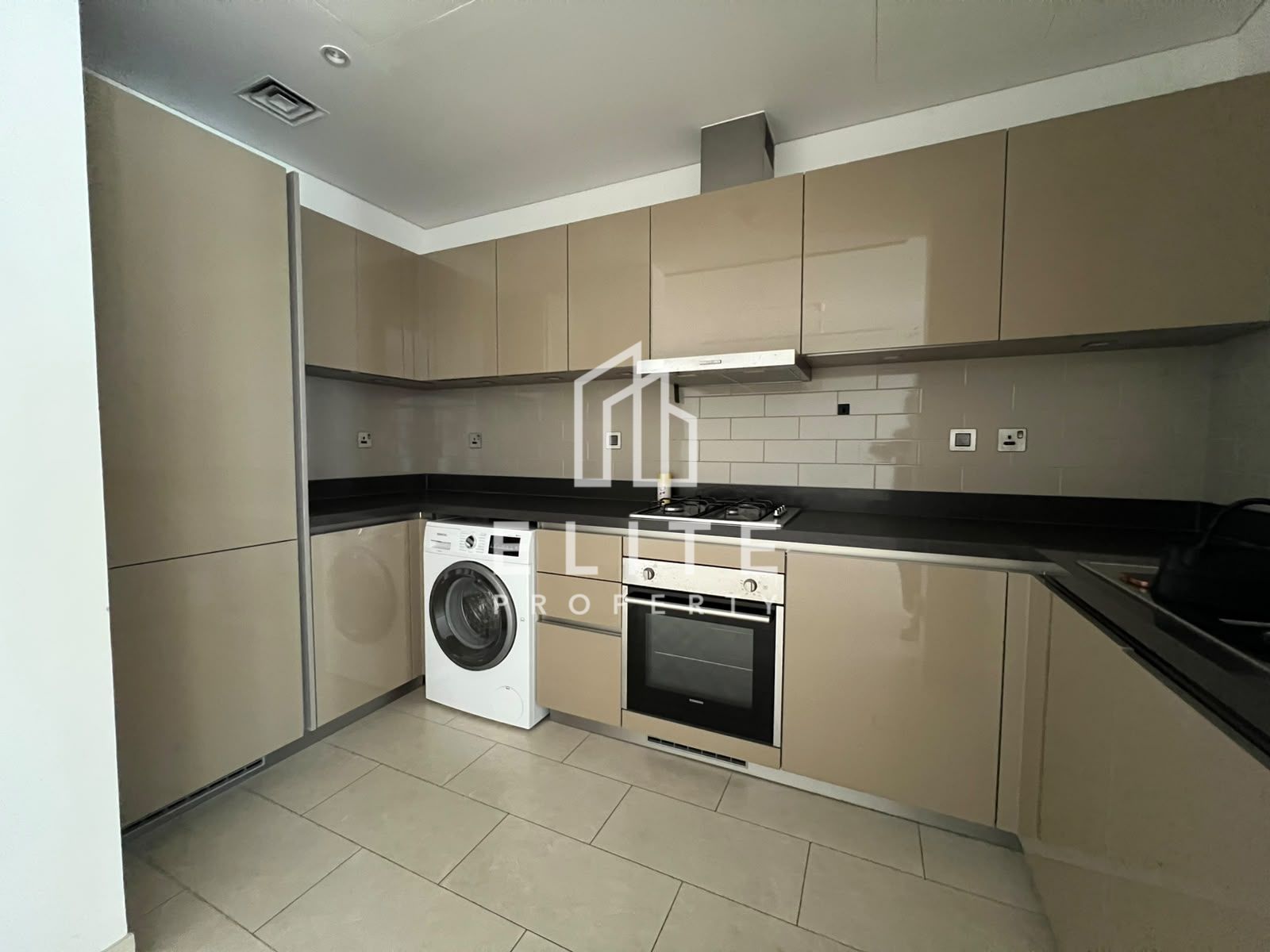 SPACIOUS LAYOUT | HIGHLY MAINTAINED | MOVE IN NOW