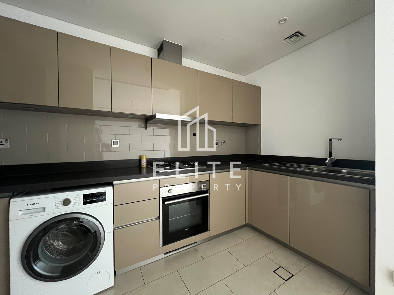 SPACIOUS LAYOUT | HIGHLY MAINTAINED | MOVE IN NOW
