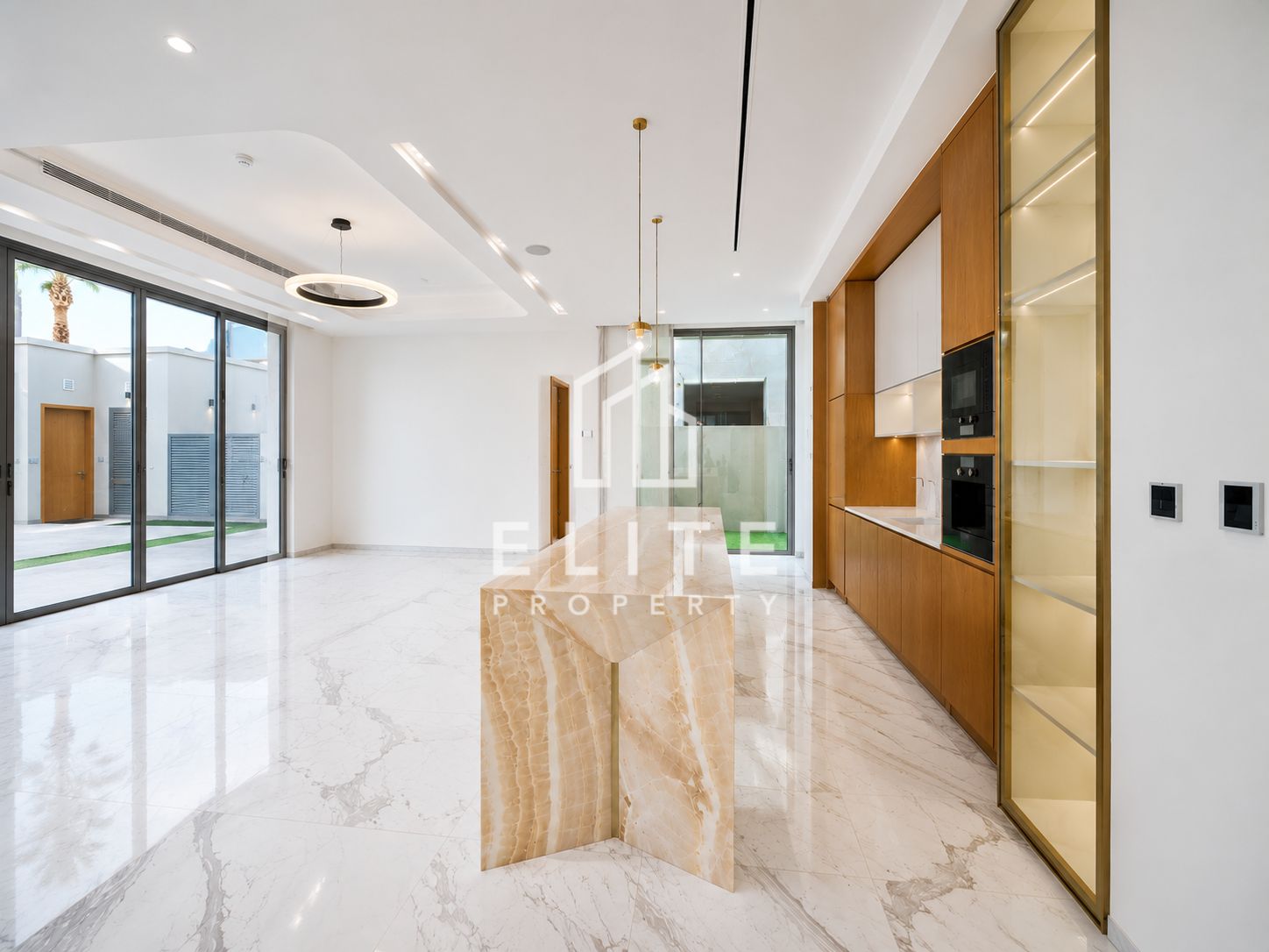 Lagoon Facing | Corner Plot | Luxury Mansion