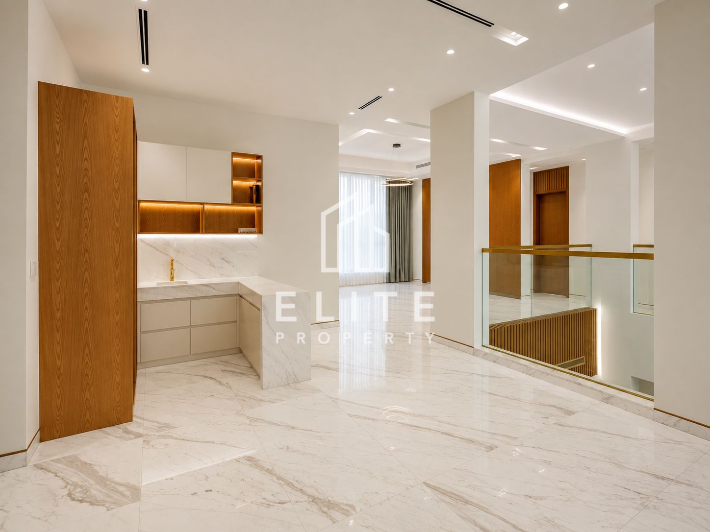 Lagoon Facing | Corner Plot | Luxury Mansion
