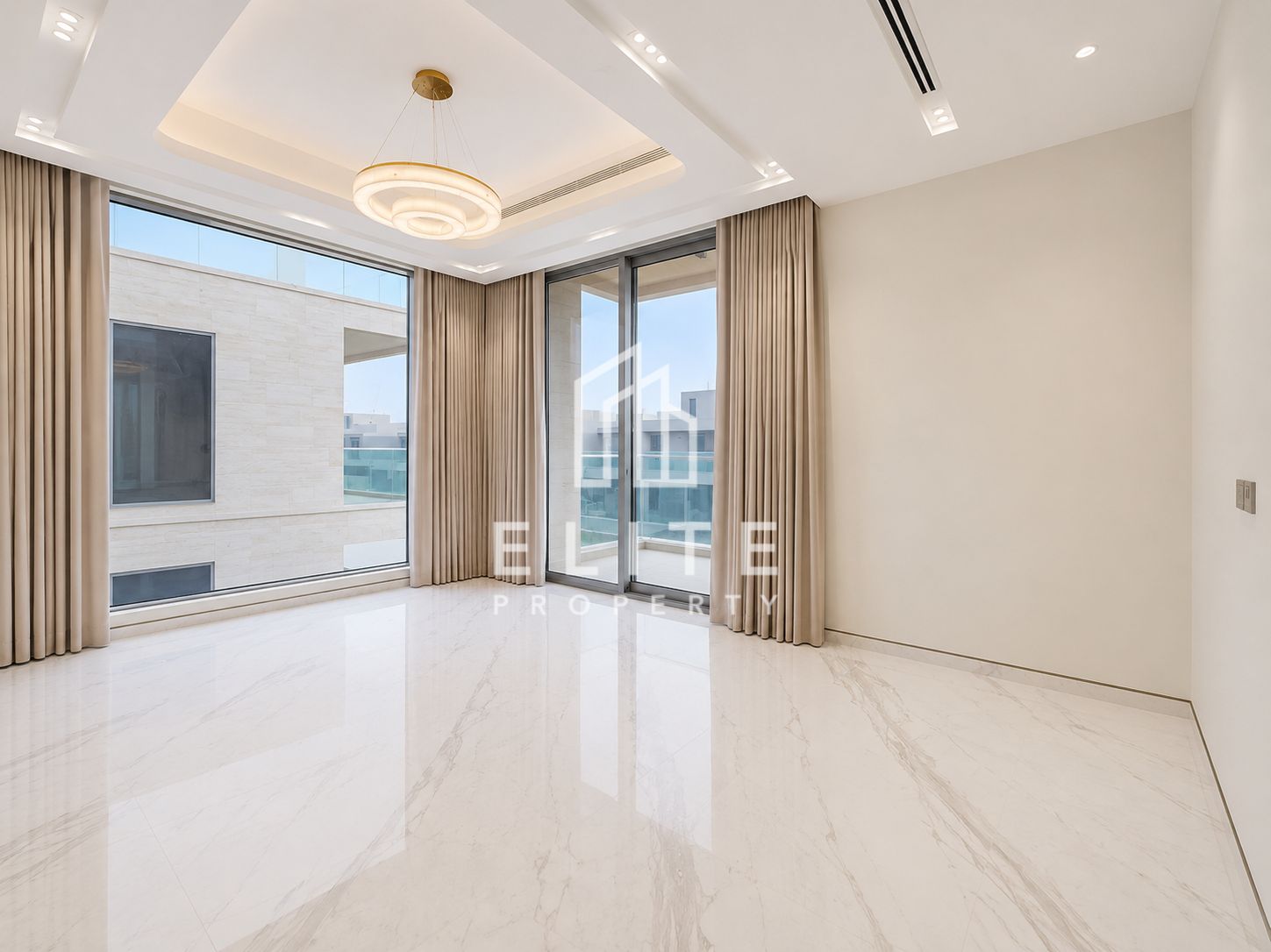 Lagoon Facing | Corner Plot | Luxury Mansion