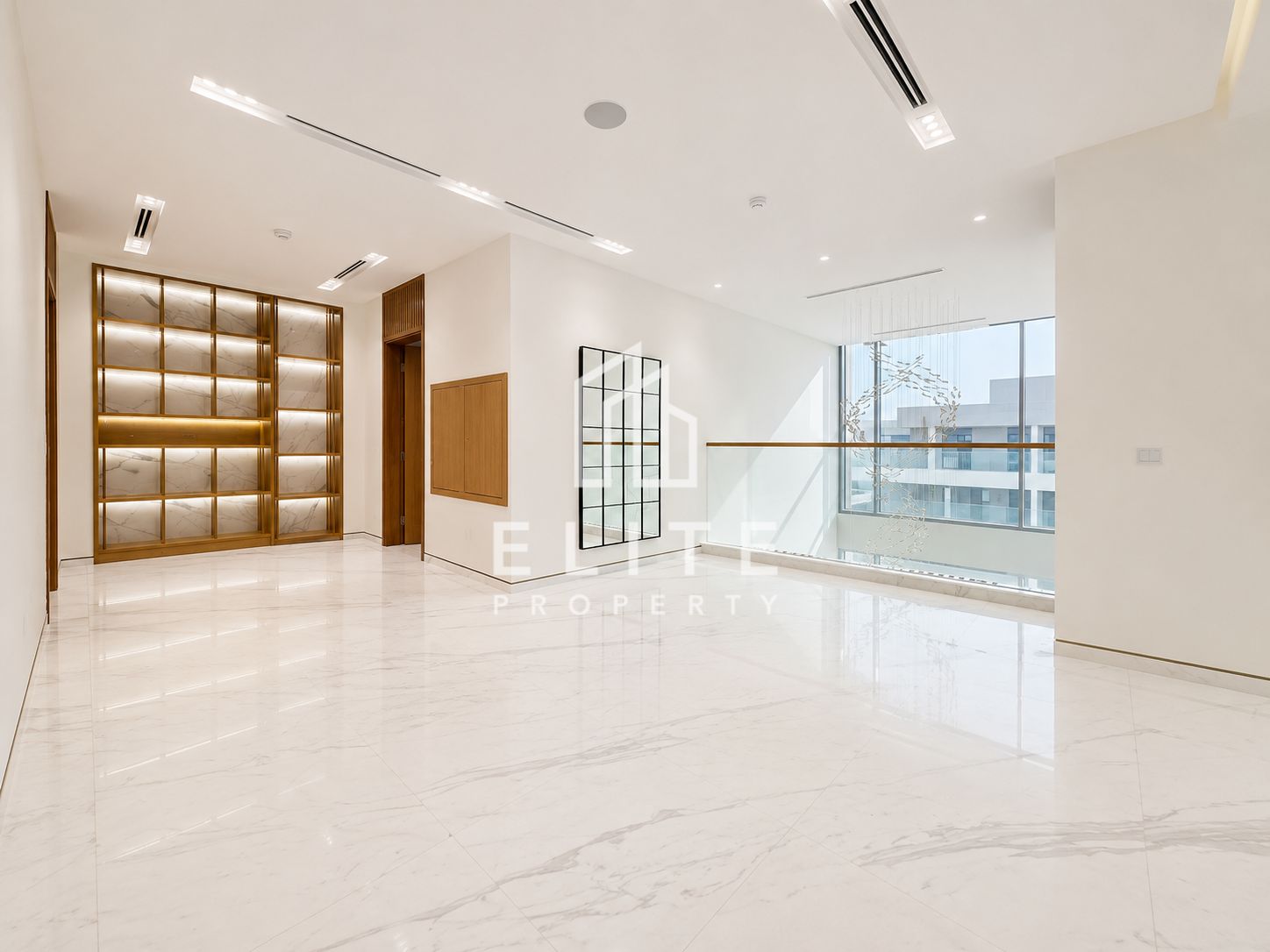 Lagoon Facing | Corner Plot | Luxury Mansion