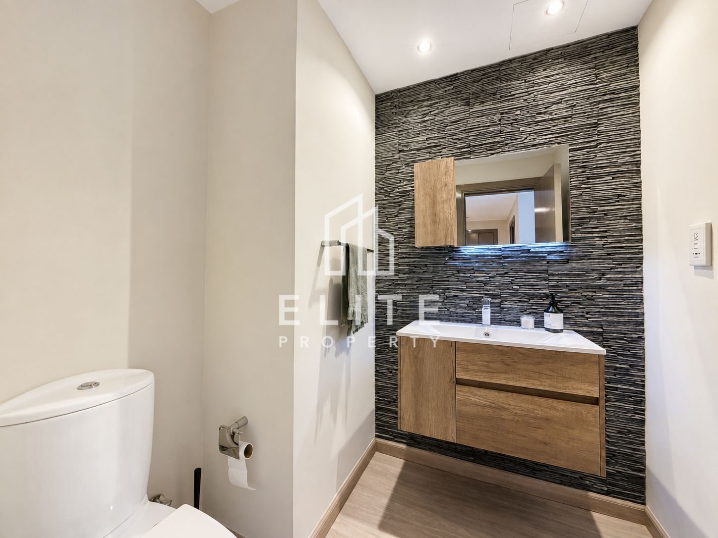 SPACIOUS LAYOUT, UPGRADED, FURNISHED / UNFURNISHED