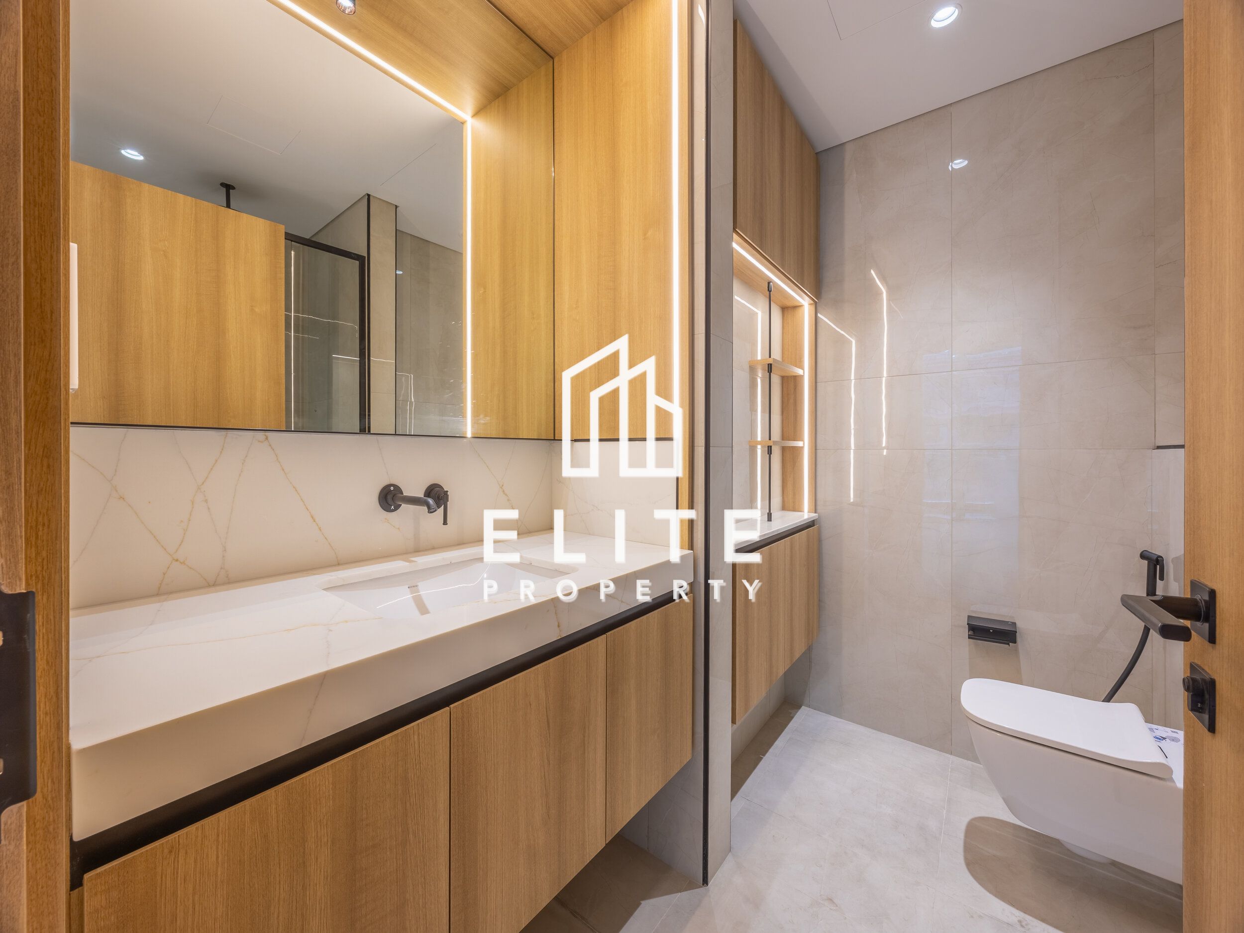 Golf & Villa Views I Spacious I Mid-High Floor