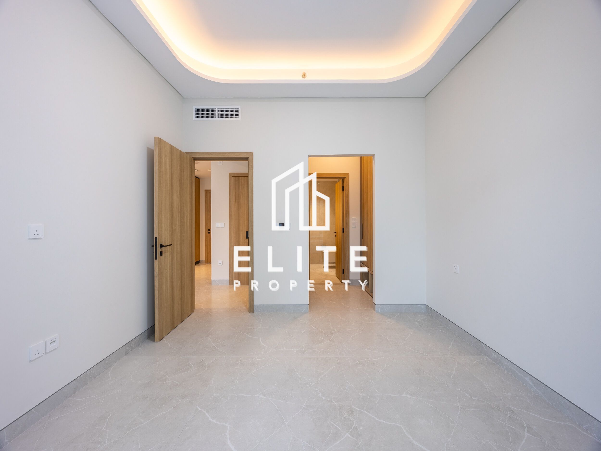 Golf & Villa Views I Spacious I Mid-High Floor