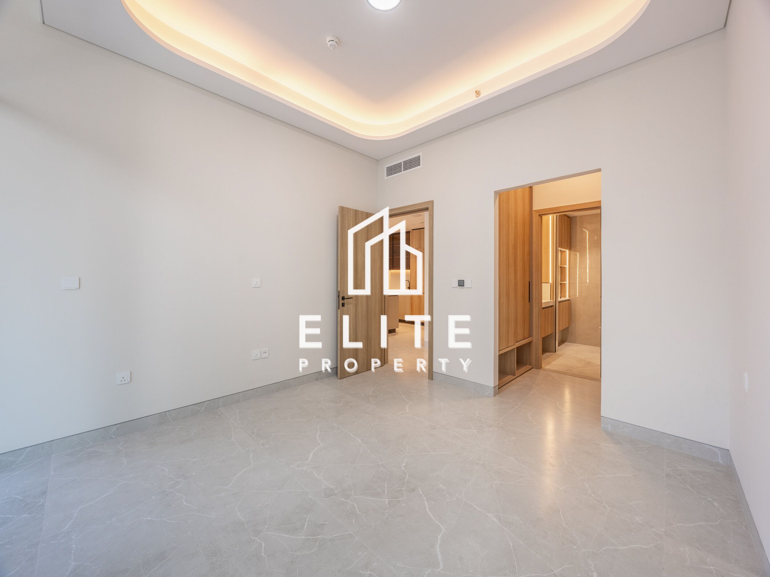 Golf & Villa Views I Spacious I Mid-High Floor