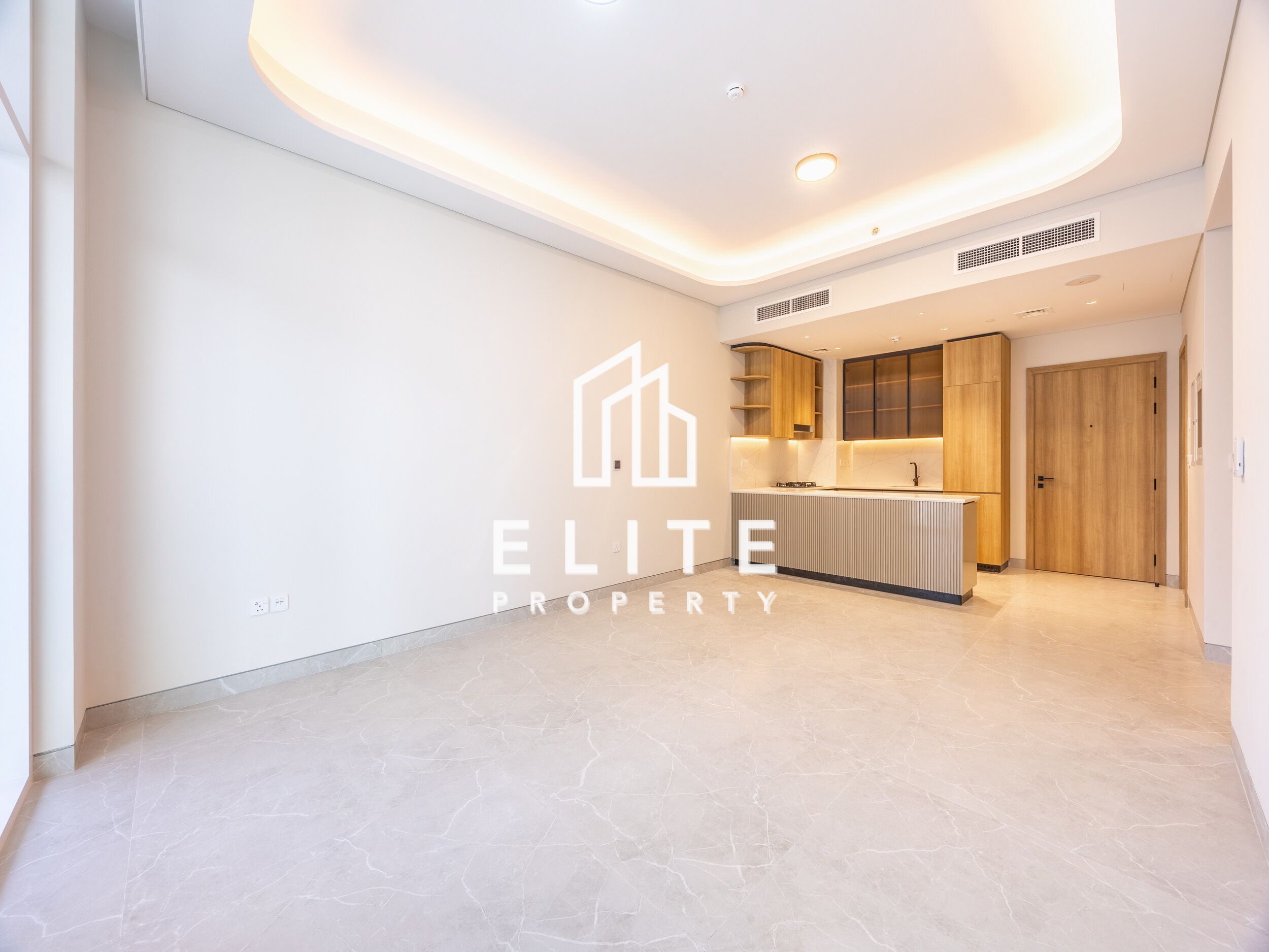 Golf & Villa Views I Spacious I Mid-High Floor