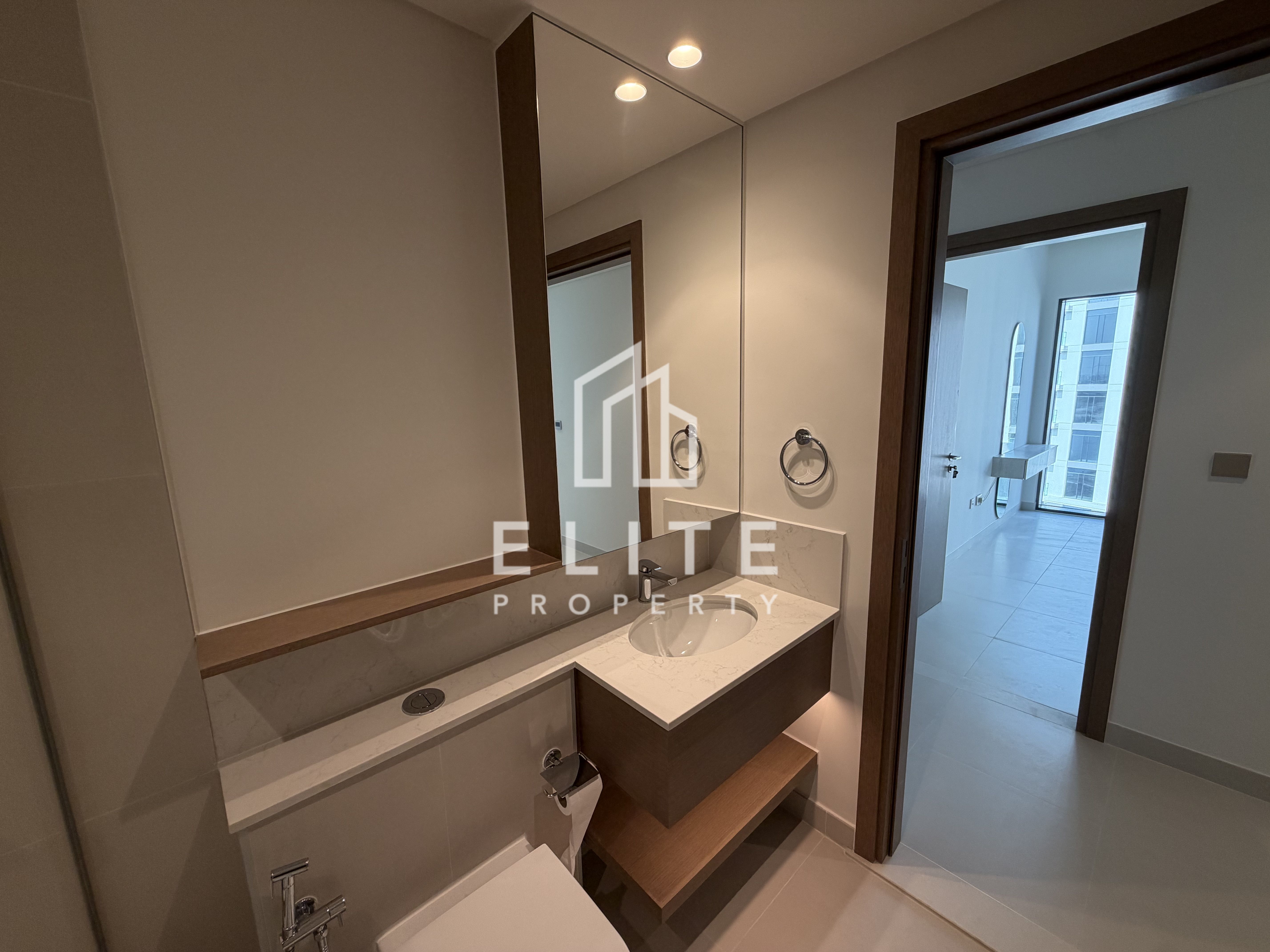 Brand New | Large Layout | Canal View