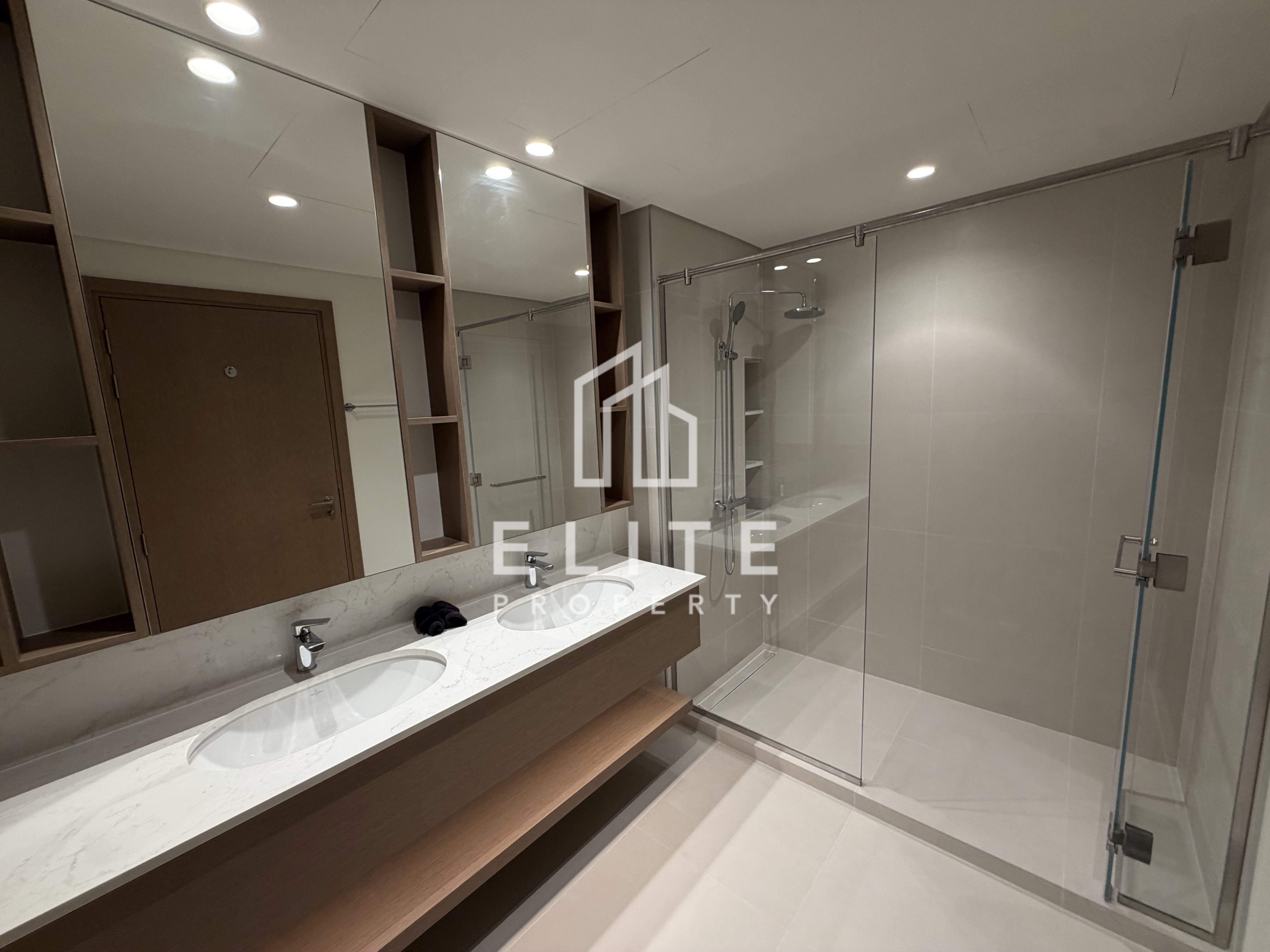 Brand New | Large Layout | Canal View