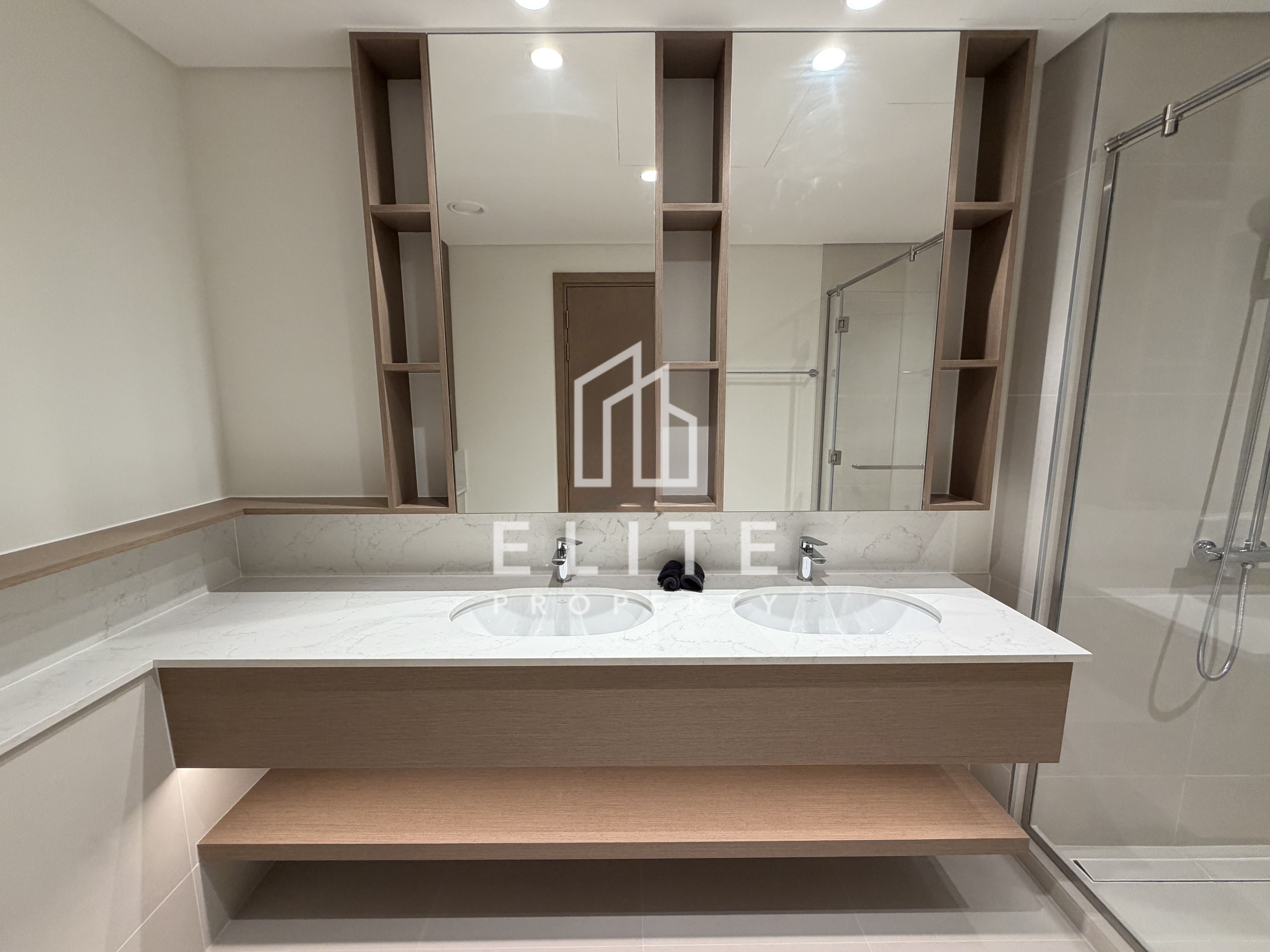 Brand New | Large Layout | Canal View