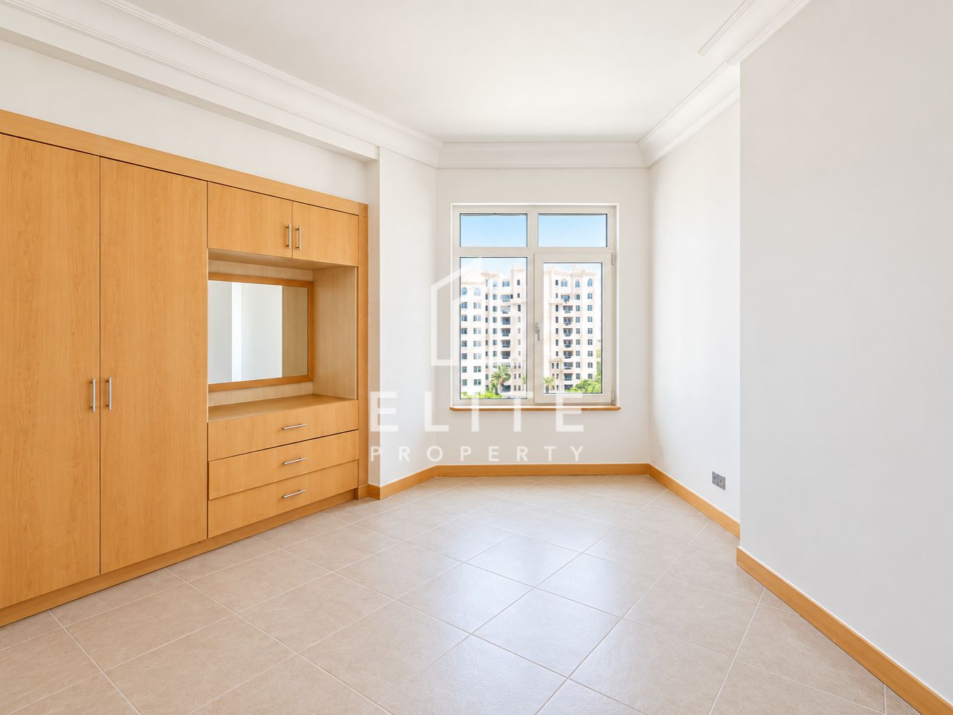 Vacant | Unfurnished | High Floor