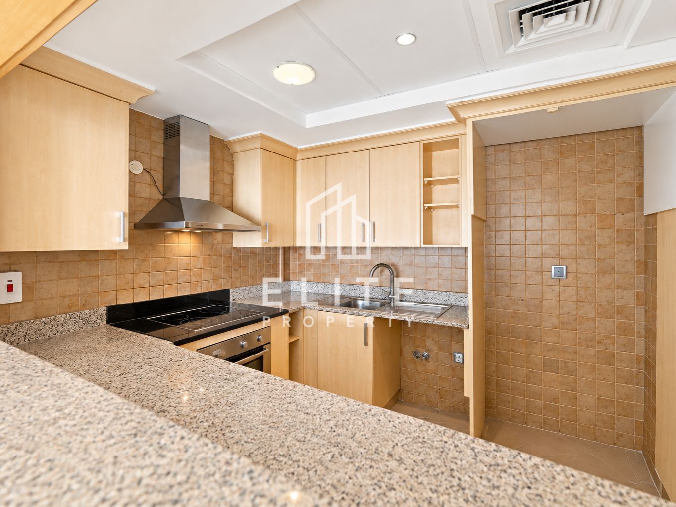 Vacant | Unfurnished | High Floor