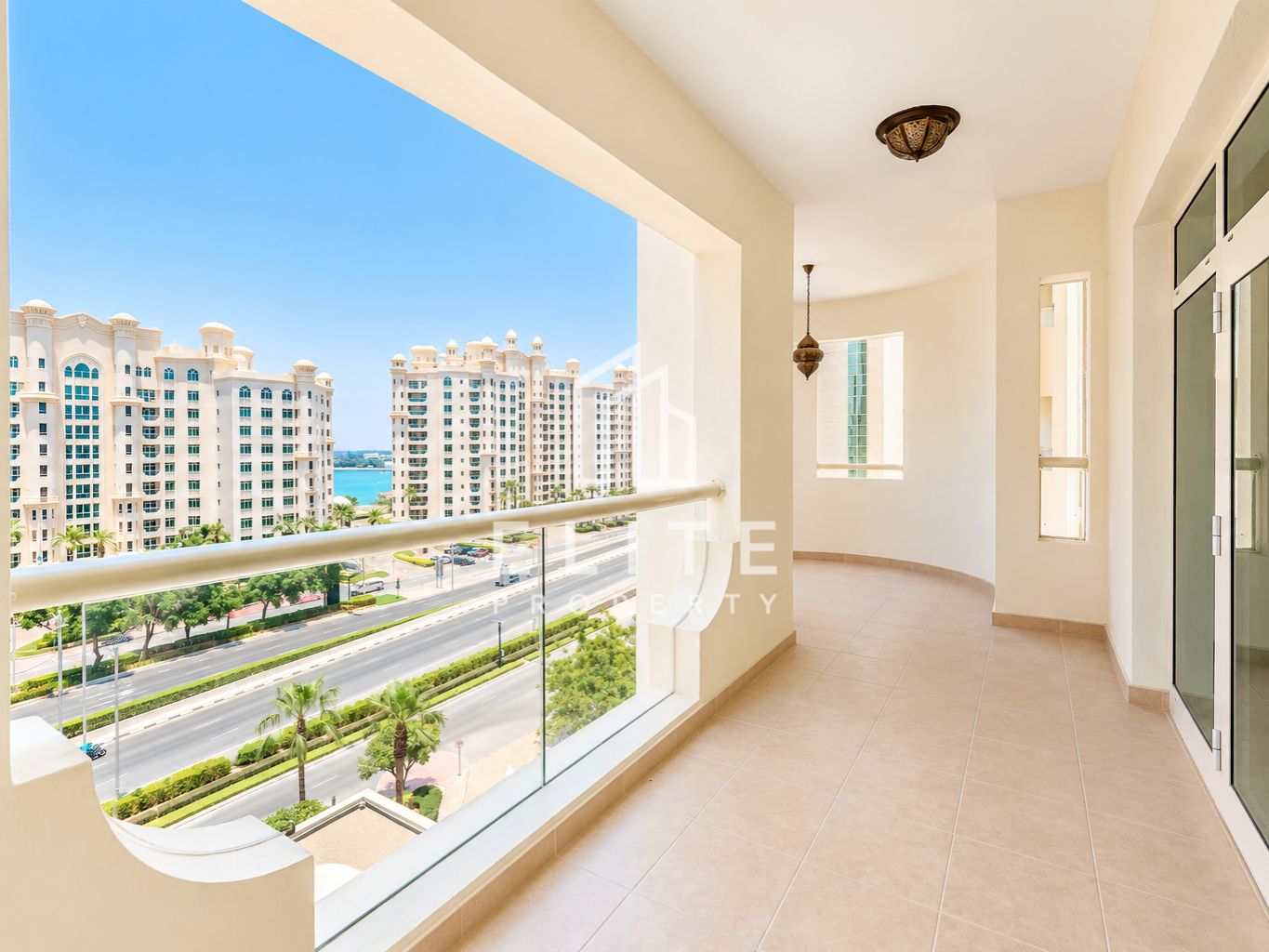 Unfurnished | Vacant Ready to Move | Modern