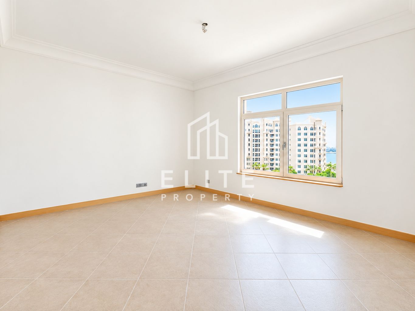 Unfurnished | Vacant Ready to Move | Modern