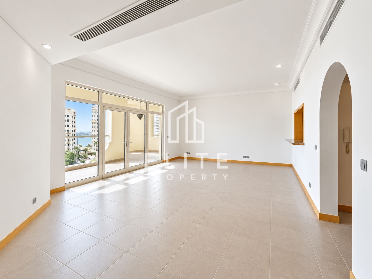 Unfurnished | Vacant Ready to Move | Modern