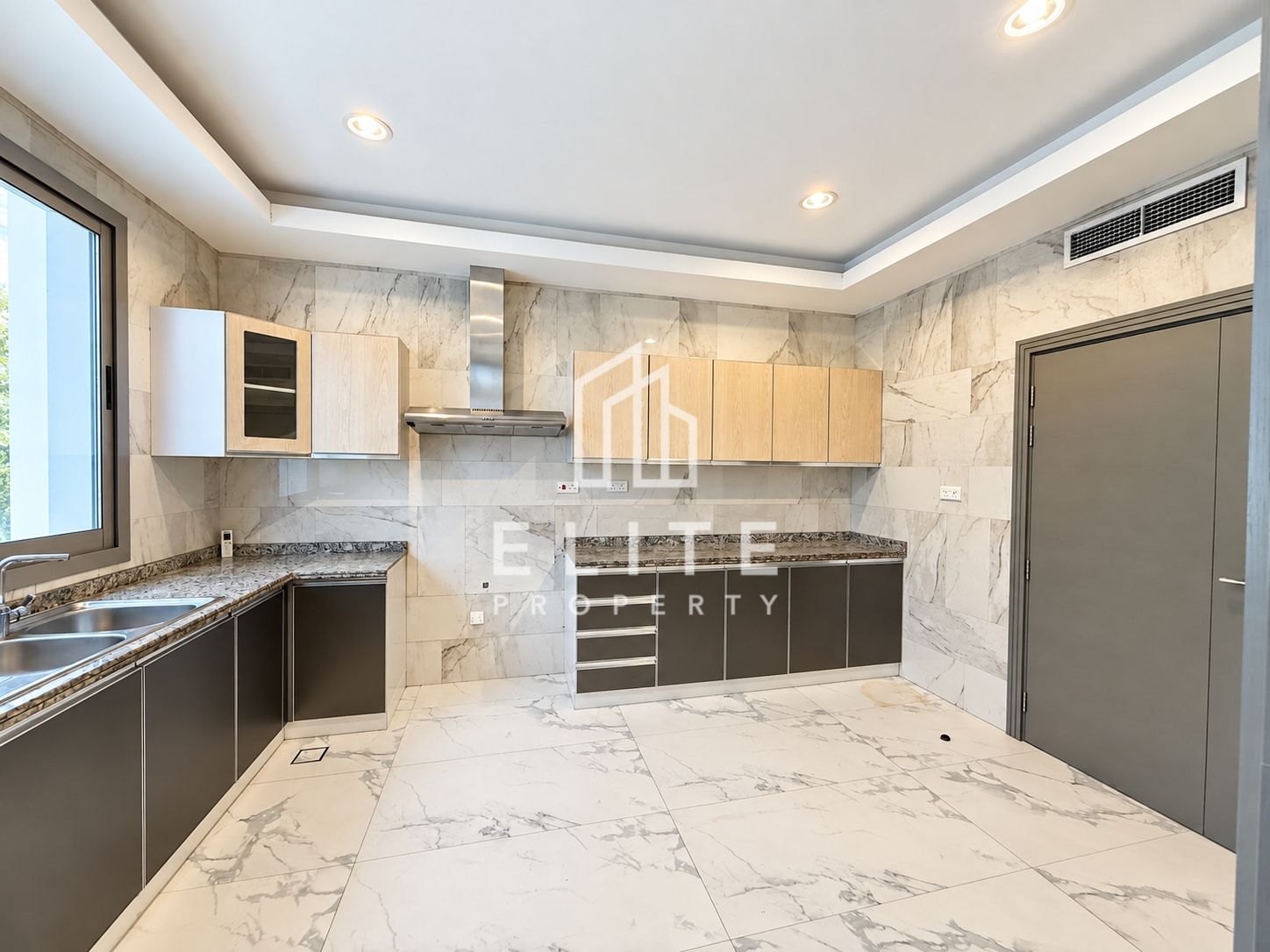 Upgraded 3BR + Maid | Corner Villa | Garden