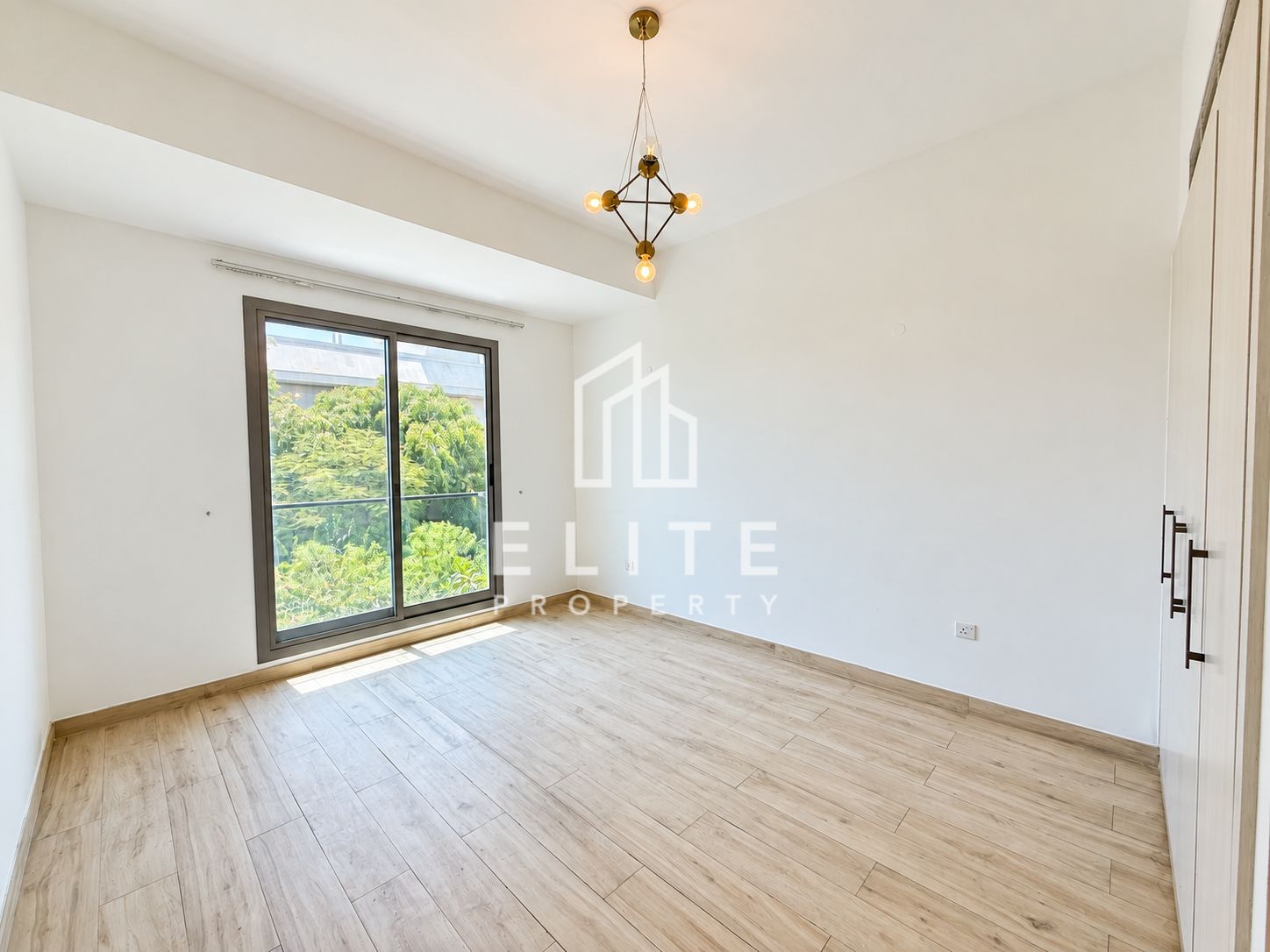 Upgraded 3BR + Maid | Corner Villa | Garden