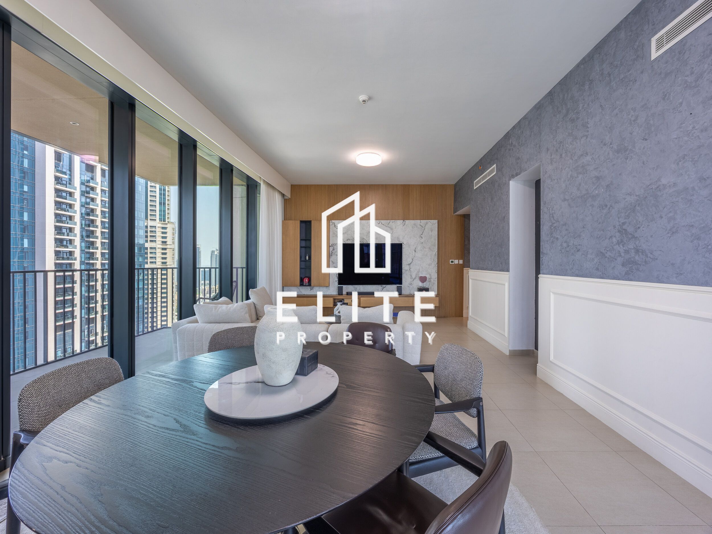 LARGE LAYOUT - CORNER UNIT - BOULEVARD VIEWS