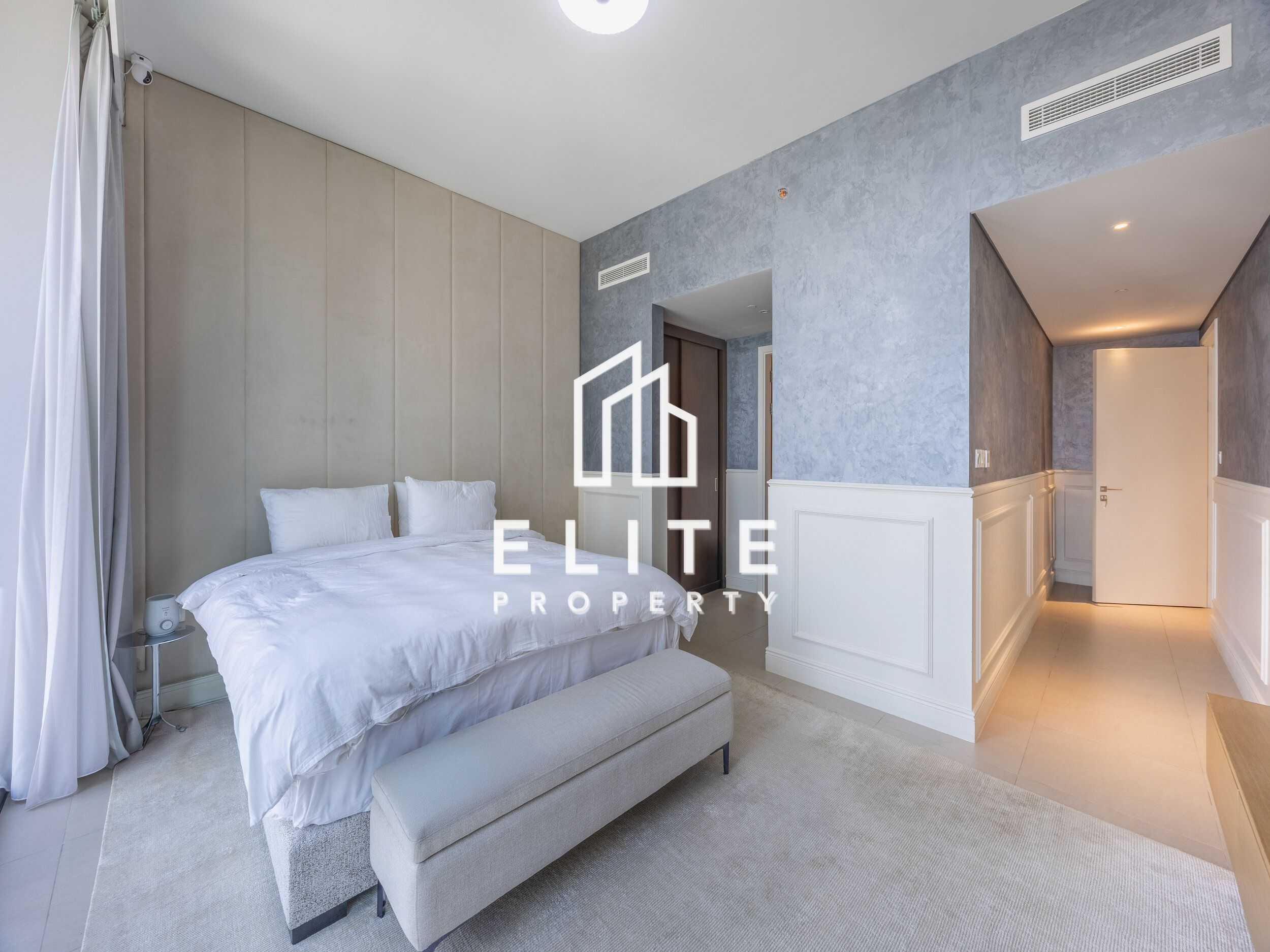 LARGE LAYOUT - CORNER UNIT - BOULEVARD VIEWS