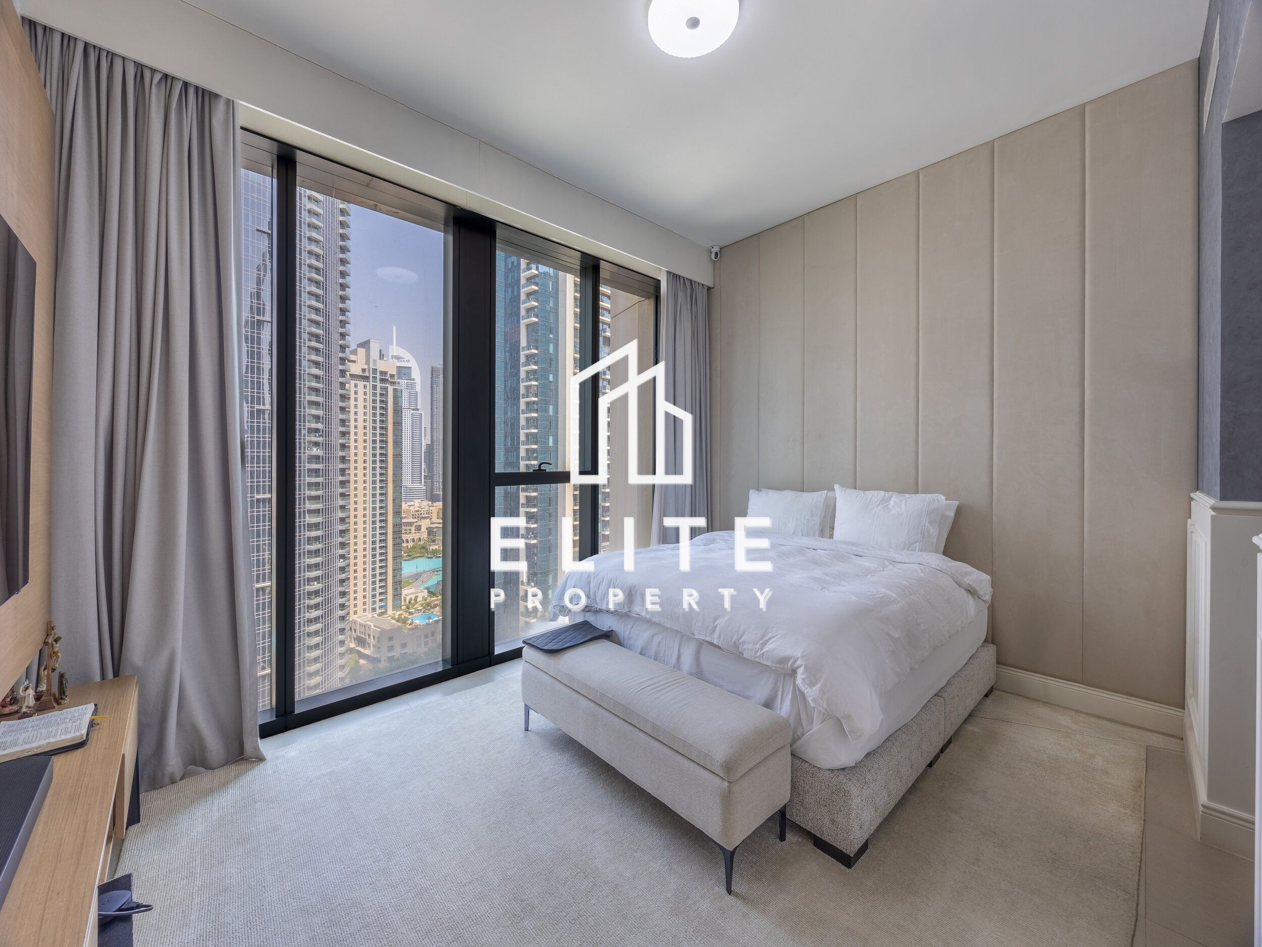 LARGE LAYOUT - CORNER UNIT - BOULEVARD VIEWS