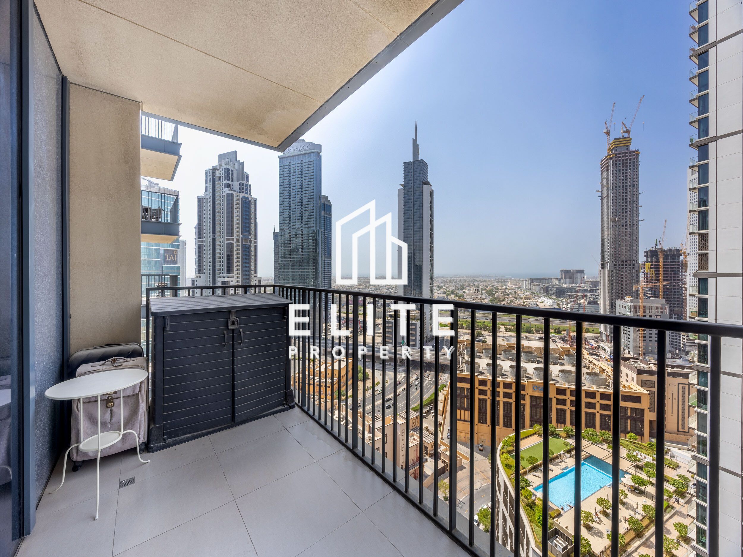 LARGE LAYOUT - CORNER UNIT - BOULEVARD VIEWS