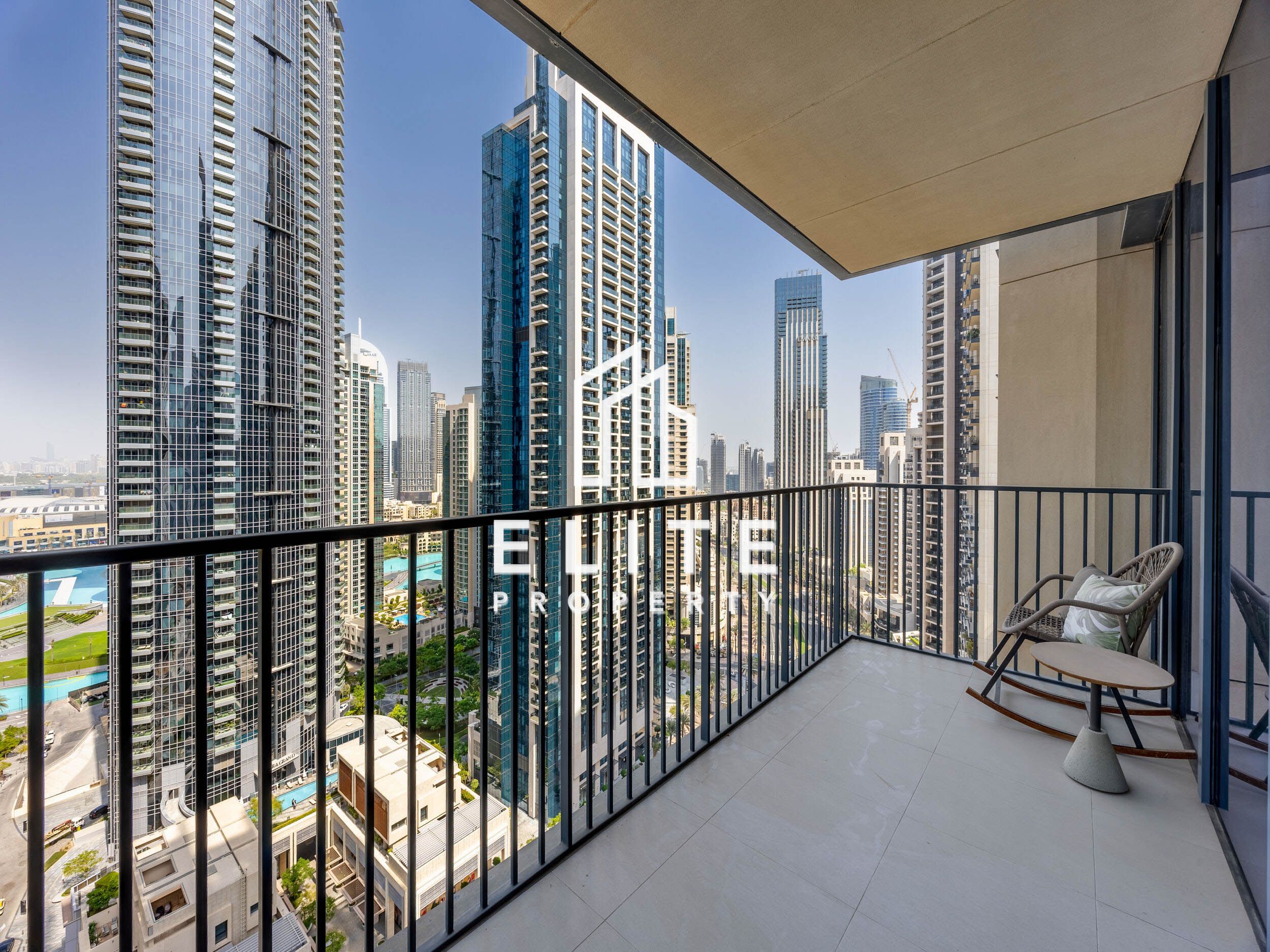 LARGE LAYOUT - CORNER UNIT - BOULEVARD VIEWS