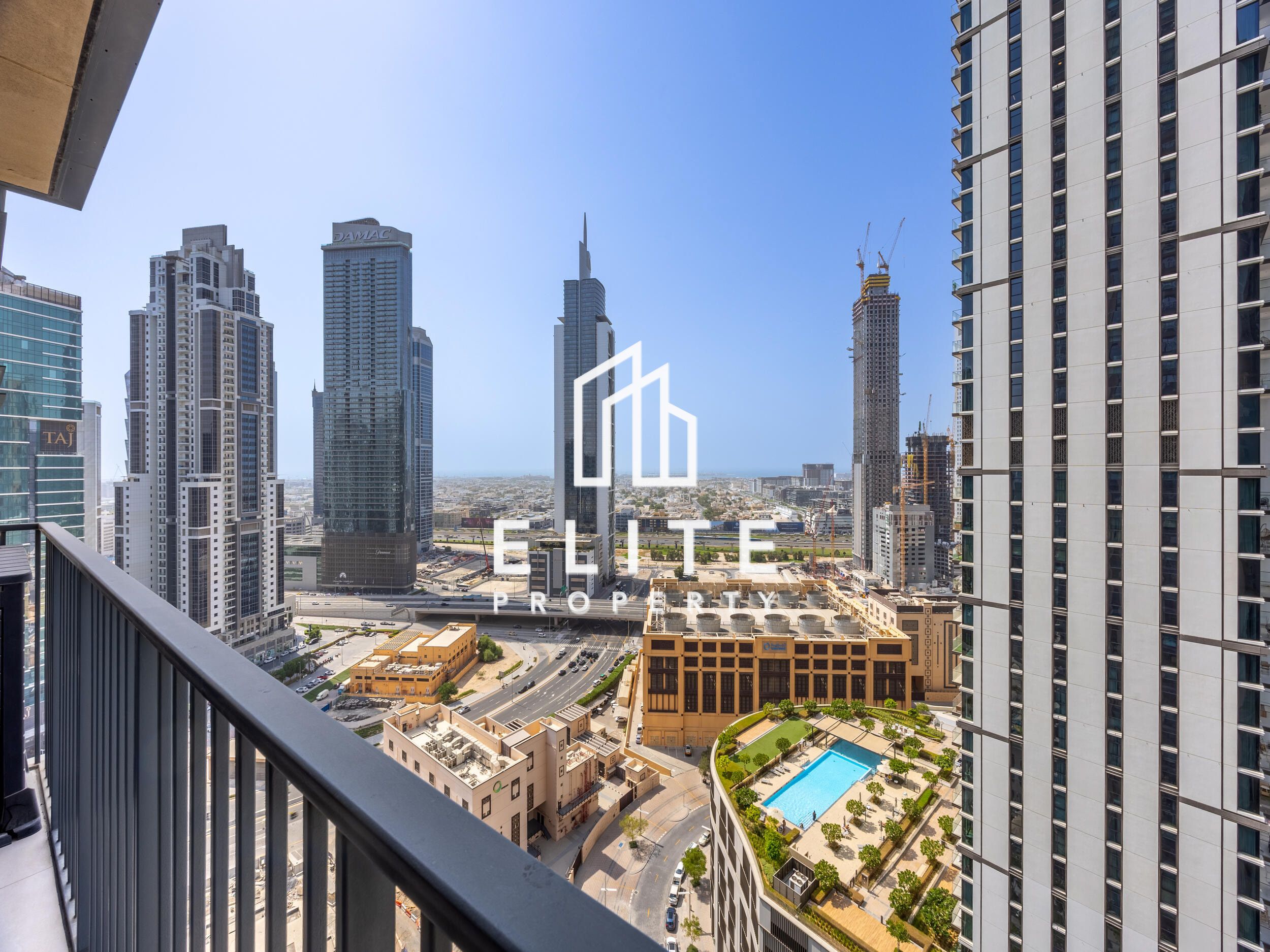 LARGE LAYOUT - CORNER UNIT - BOULEVARD VIEWS