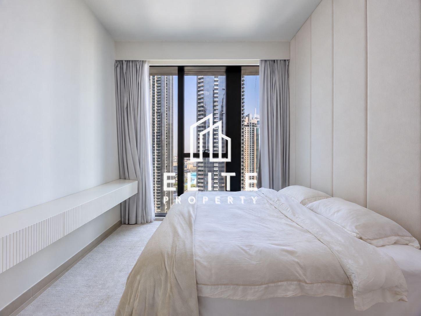 LARGE LAYOUT - CORNER UNIT - BOULEVARD VIEWS