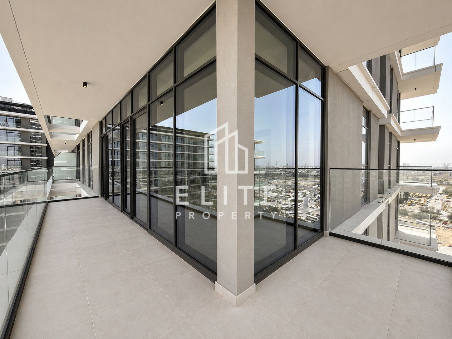 High Floor I Full Golf Course View I +Maid