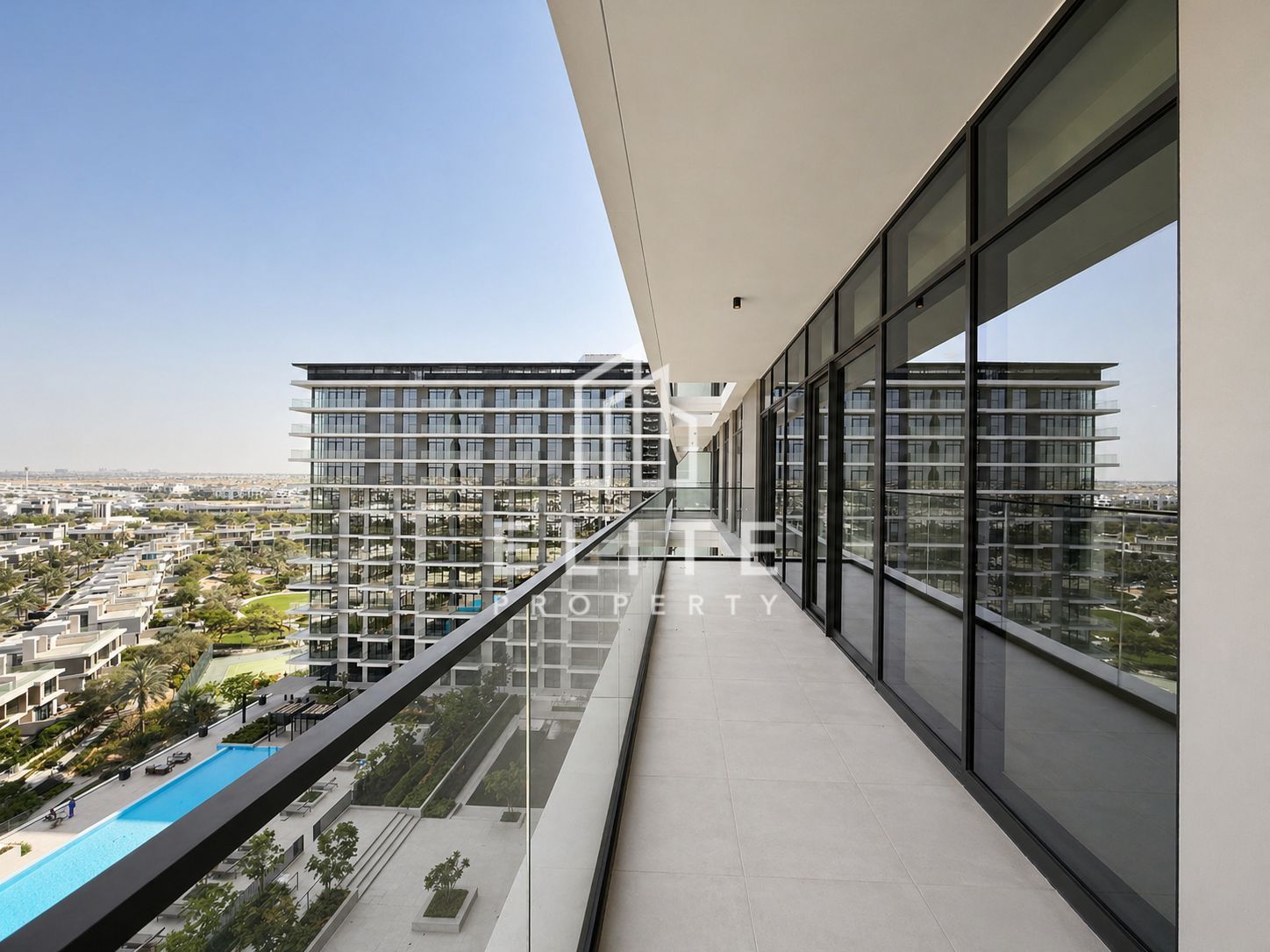 High Floor I Full Golf Course View I +Maid