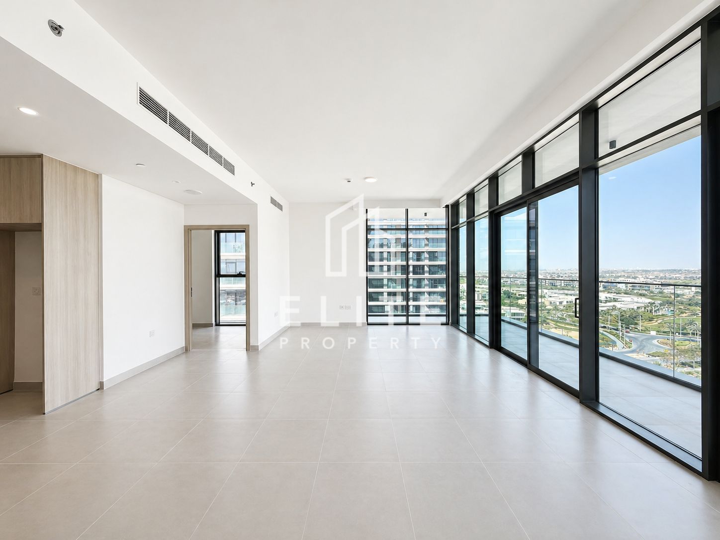 High Floor I Full Golf Course View I +Maid