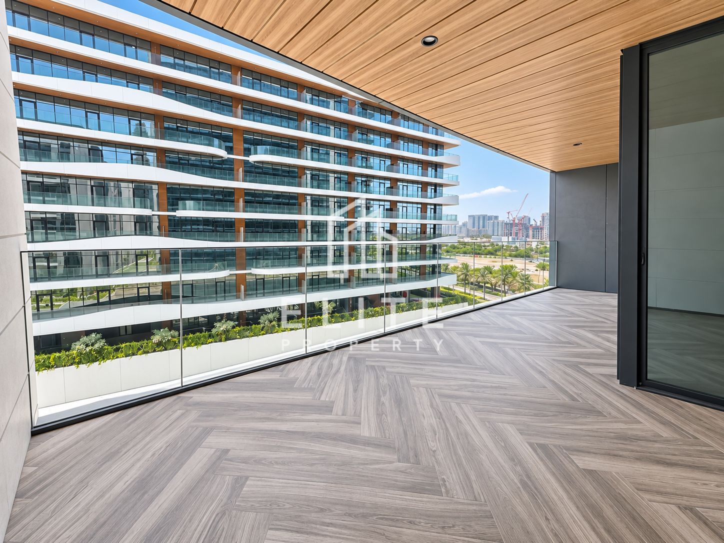CORNER | BIG TERRACE | 2 PARKING SPACES