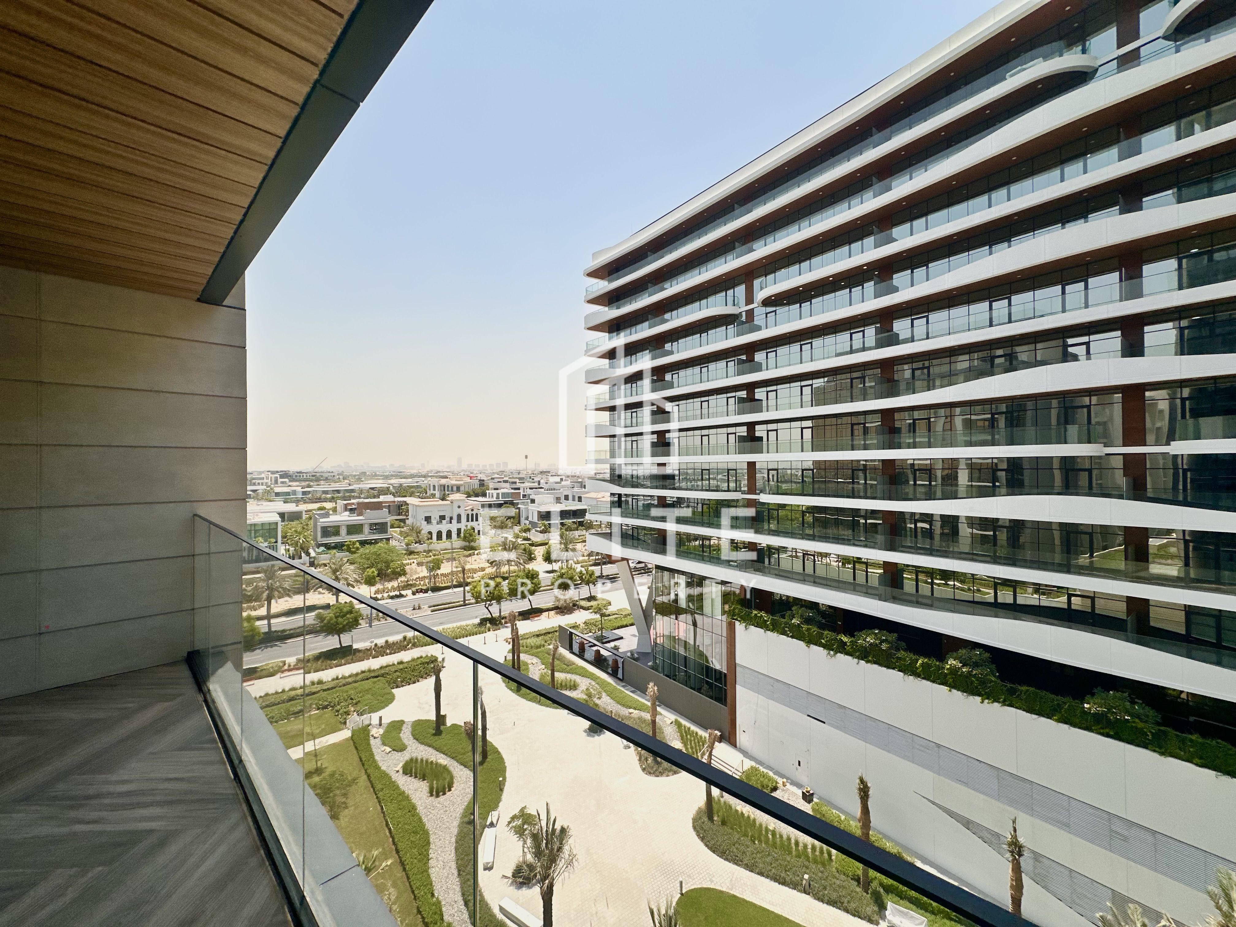 CORNER | BIG TERRACE | 2 PARKING SPACES