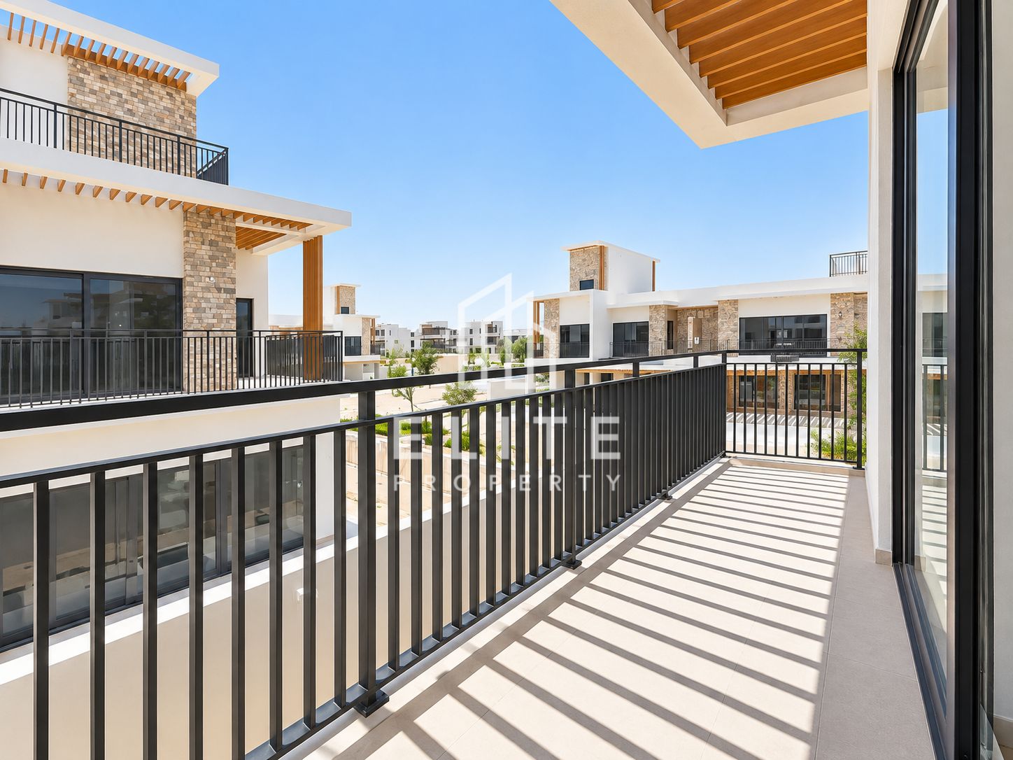 End Unit | Rooftop | Closed Kitchen