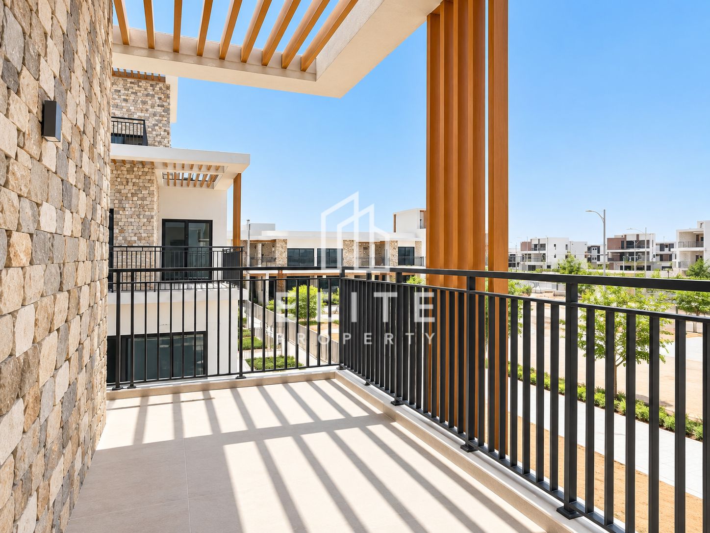 End Unit | Rooftop | Closed Kitchen