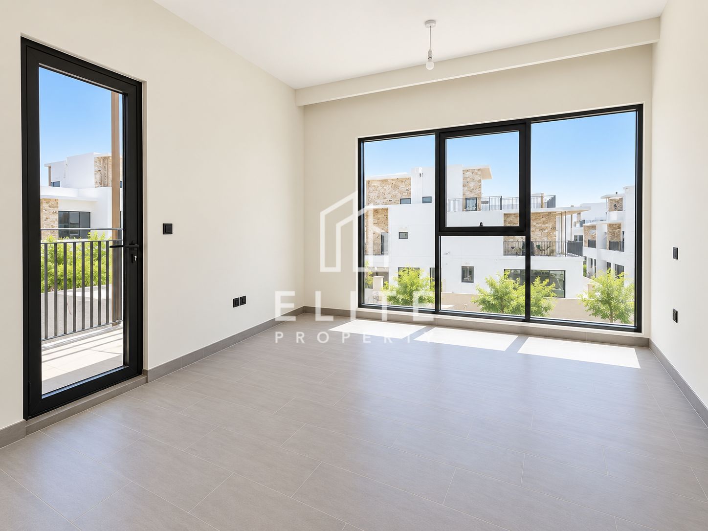 End Unit | Rooftop | Closed Kitchen