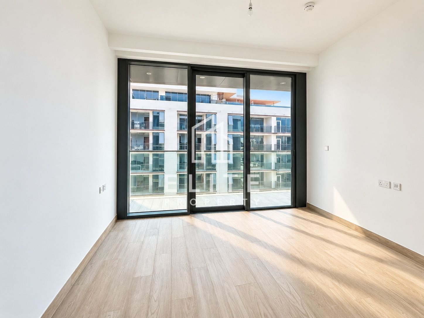 Brand New | Top Floor | Luxury Building