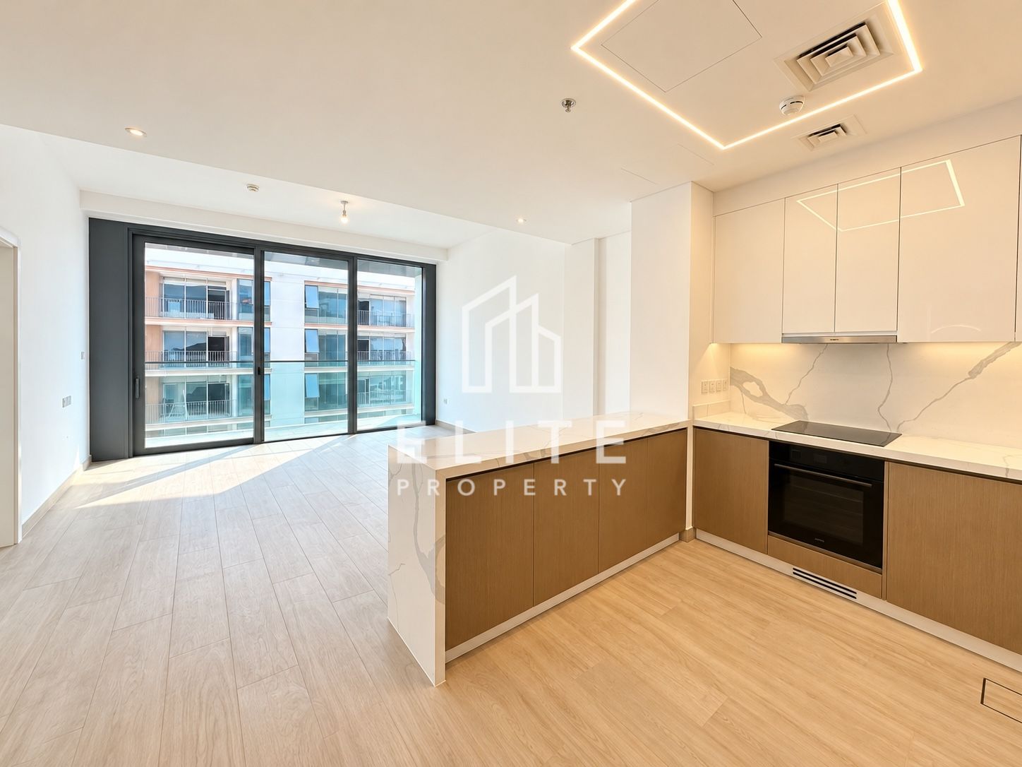 Brand New | Top Floor | Luxury Building