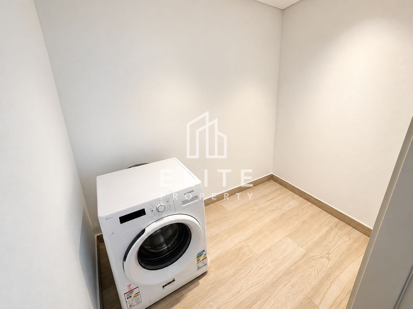 Brand New | Top Floor | Luxury Building