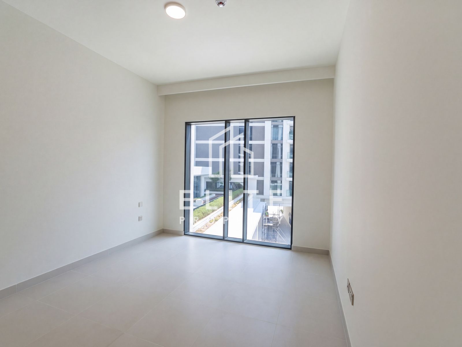 CREEK VIEW - BRAND NEW - PRIME LOCATION