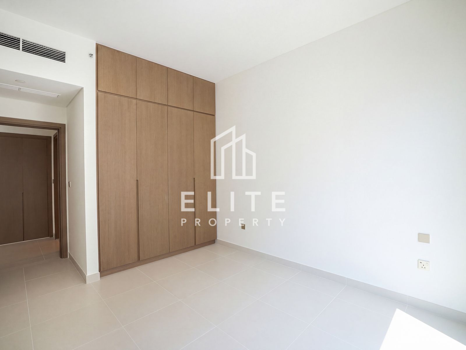 CREEK VIEW - BRAND NEW - PRIME LOCATION
