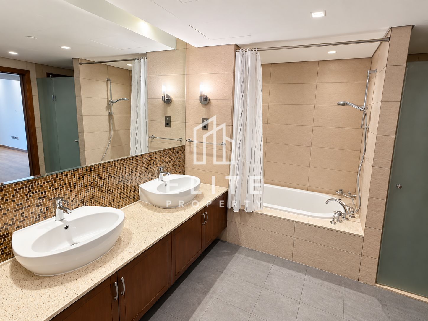 Vacant | Unfurnished | Large Layout