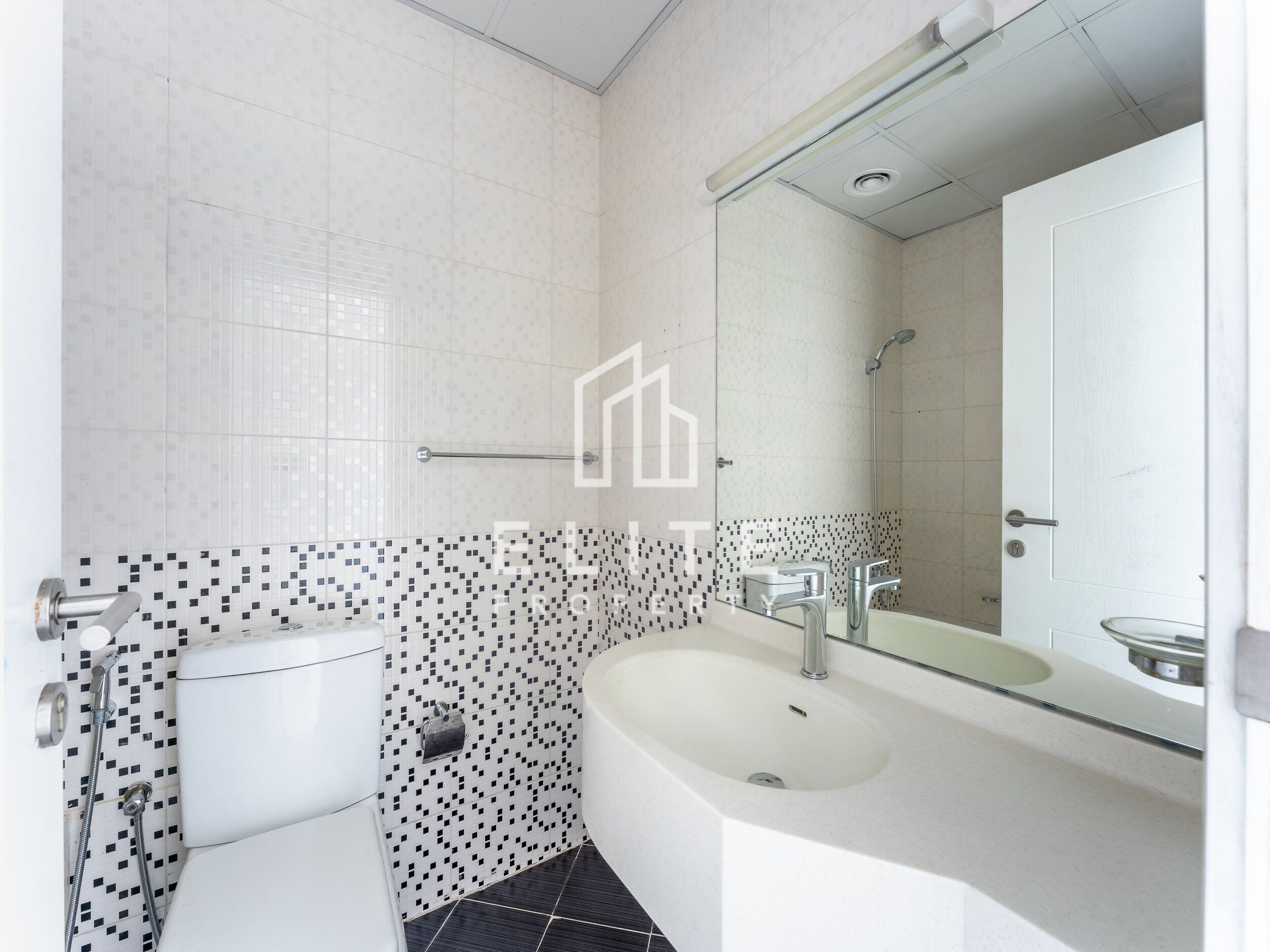VACANT | MARINA VIEW | 2 MONTHS FREE