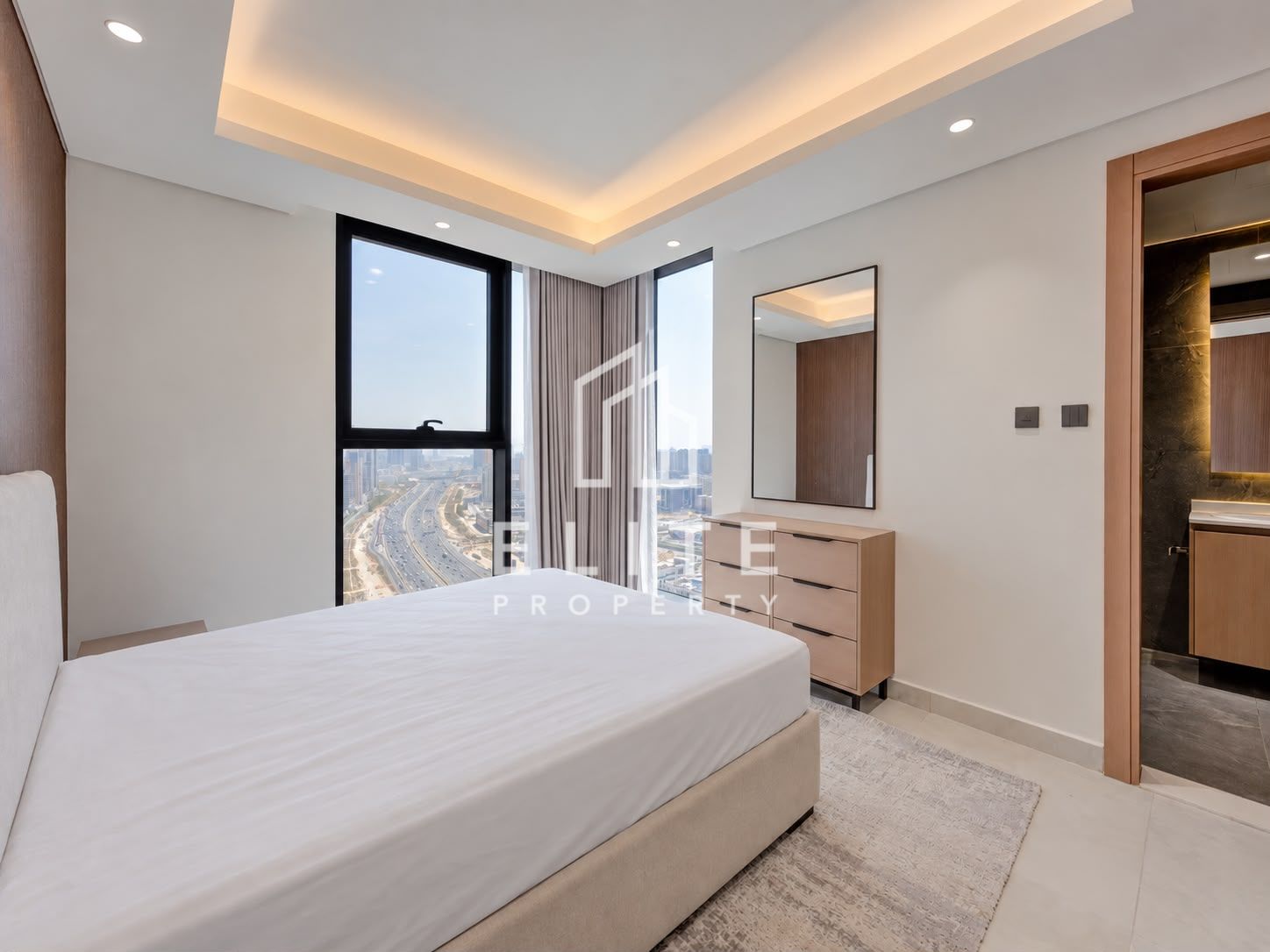 Spacious 2 Bed Duplex | High Floor | Vacant