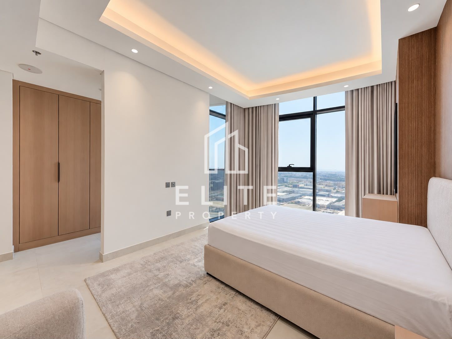Spacious 2 Bed Duplex | High Floor | Vacant