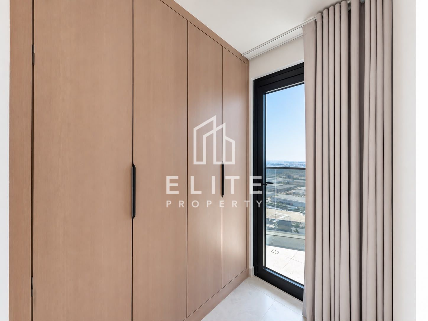 Spacious 2 Bed Duplex | High Floor | Vacant